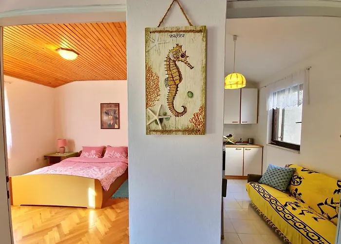 Swim And Climb Baska House - Island Krk *