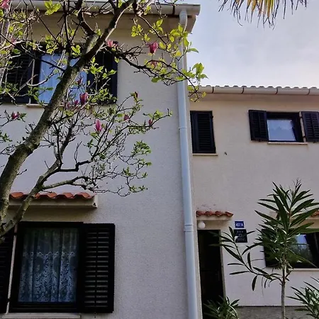 Swim And Climb Baska House - Island Krk *